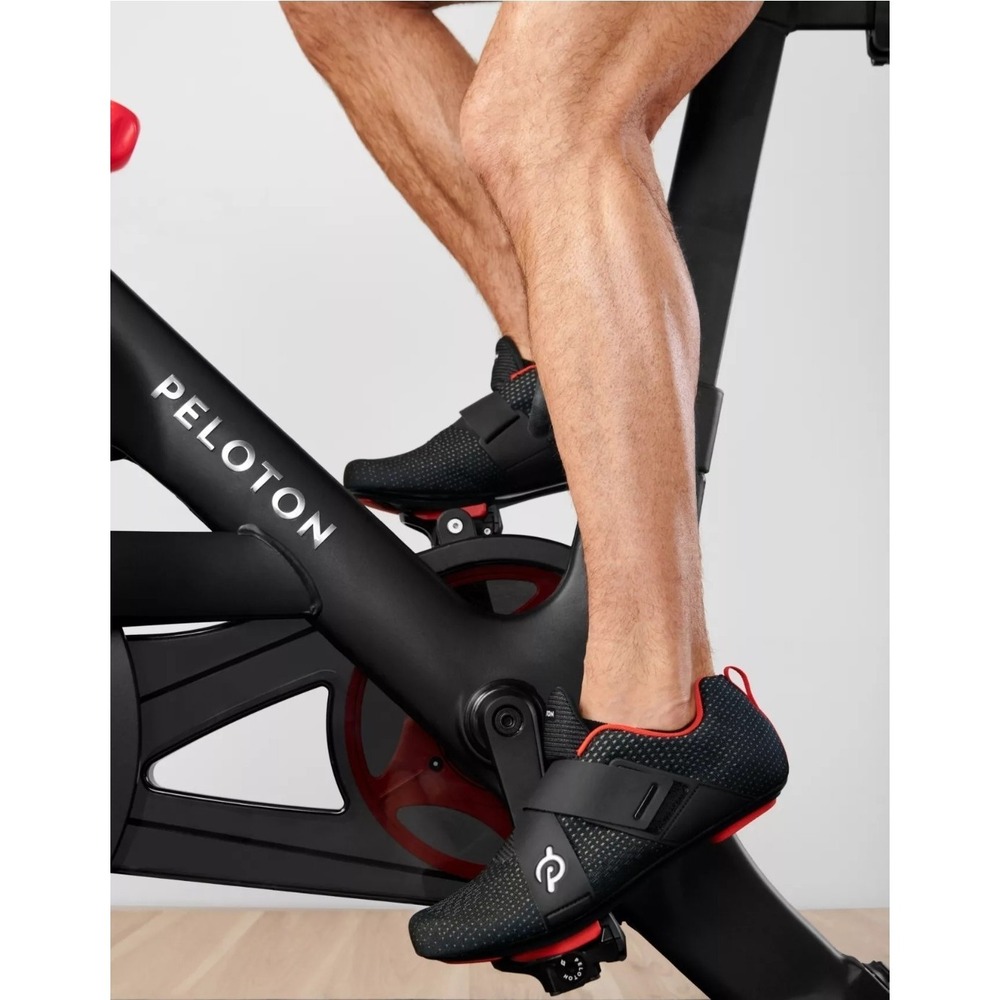 New Peloton Unisex Size 9.5M / 11W Cycling Shoes Black Red Cleat Altos Sneakers - Picture 5 of 6